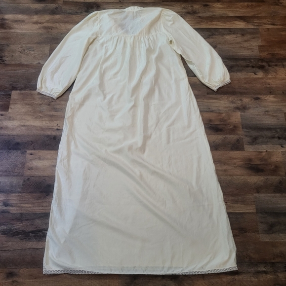 Vintage 1970's Barbizon Rose Embroidered Ivory Lace Trim Satin Nightgown Size MD - Picture 9 of 9